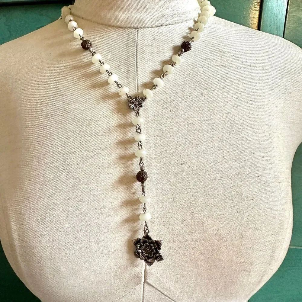 Lucky Brand lariat beaded flower necklace